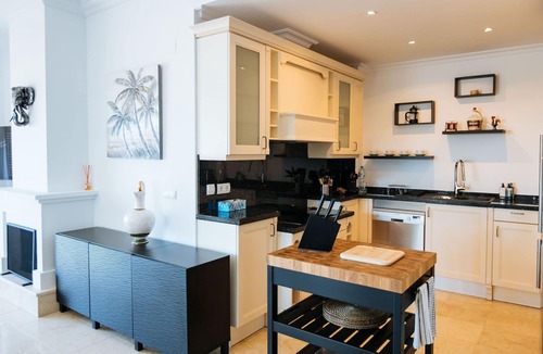 Istan House | Luxurious 3 en-suite bed with 300 degree view of Mediterranean, Gibraltar,Africa