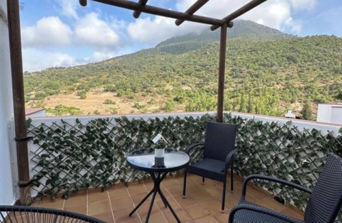 Benamahoma Apartment | Luxurious Suite in the middle of nature. Jacuzzi, fireplace and incredible views.