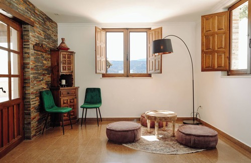 Algarinejo Villa | Luxurious villa nestled amongst olive groves with stunning mountain views.