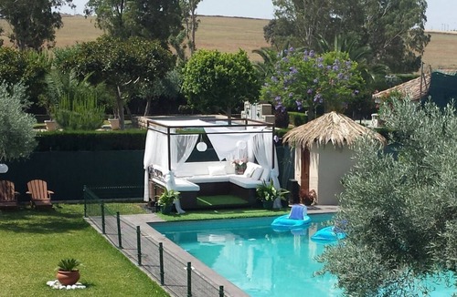 Montequinto Ski Chalet | Luxurious villa. Private pool & tennis courts. Subway