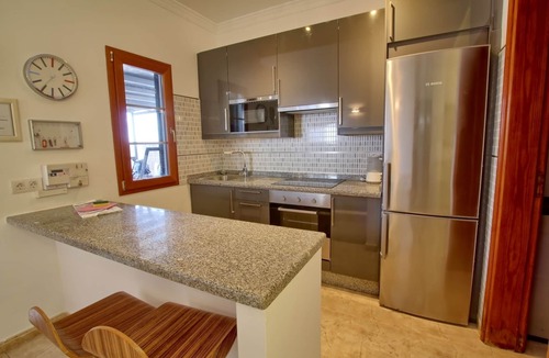 Puerto del Carmen Villa | Luxury 3 bed villa with h/pool h/tub free WiFi & full A/C.A short walk to beach