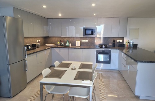 Puerto de la Duquesa Apartment | luxury apartments sea views with pool