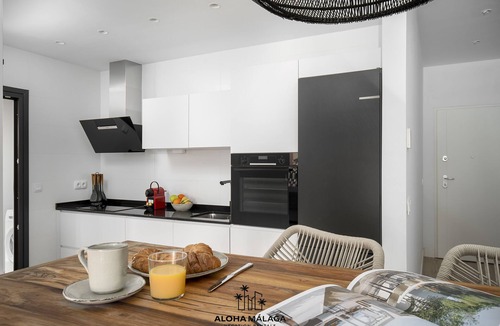 Lagunillas Apartment | Luxury Duplex With Pool and Padel Court in Town by Alohamalaga