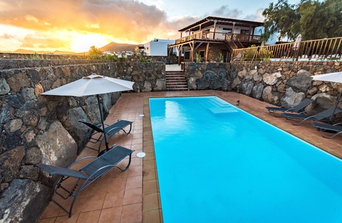 Macher Villa | LUXURY LANZAROTE SUPER VILLA 7 BEDROOMS/8 BATHROOMS