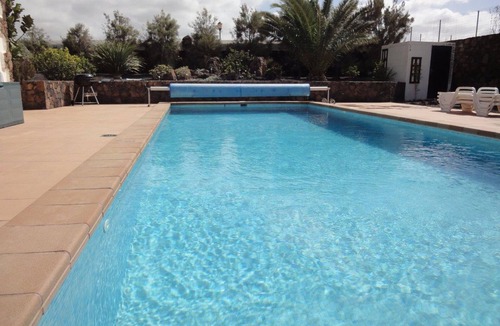 Lajares Villa | Luxury Secluded Villa - Large heated pool Aircon in main bedroom - fibre wifi