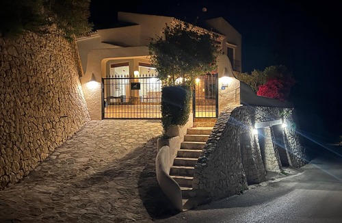 San Jaime Villa | Luxury spacious Villa close to golf course, beach, shops & restaurants