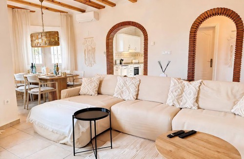 Pedreguer Villa | Luxury sunset villa with private pool & jacuzzi -15 min Dénia, Moraira and Jávea