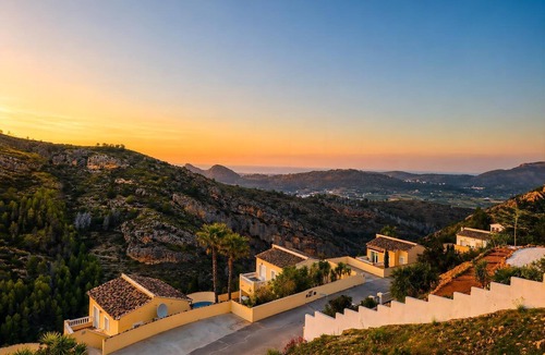 Pedreguer Villa | Luxury sunset villa with private pool & jacuzzi -15 min Dénia, Moraira and Jávea