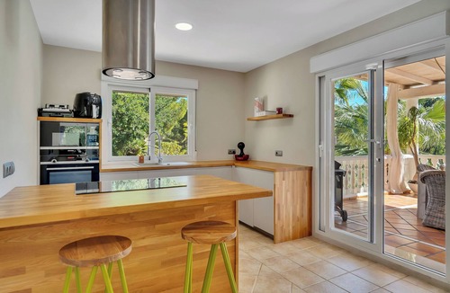 Bernia Villa | Luxury vacation villa with pool. Just 5 minutes from beach, golf and village!