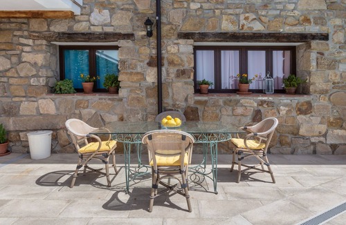 Gaucin House | Luxury Villa Casa el Impero with Pool, Terrace, Unique Mountain View and WiFi