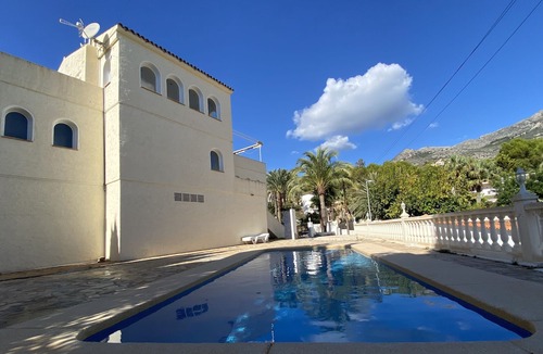 Santa Clara Villa | Luxury villa close to the beach with 2x private pool for max 22pers.