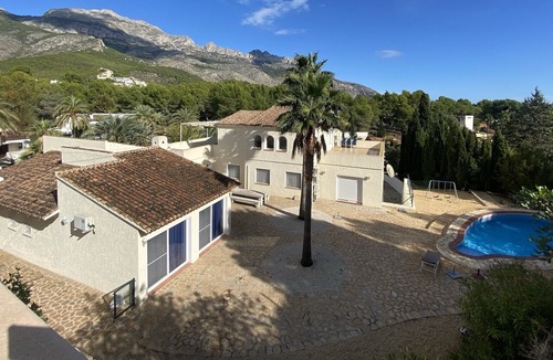 Santa Clara Villa | Luxury villa close to the beach with 2x private pool for max 22pers.
