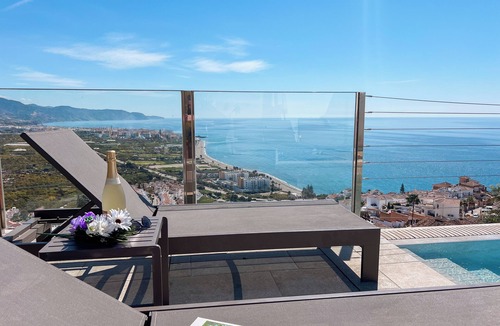Nerja Villa | LUXURY VILLA. DISCOUNT FOR LONG STAYS. THE BEST VIEWS OF NERJA