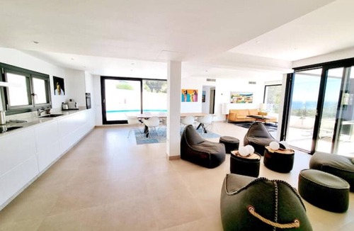 Mijas Villa | Luxury Villa with Private Pool, with Sea View, Wi-Fi and Air Conditioning