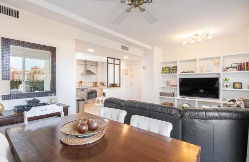 Benagalbon Apartment | Magnífico apartamento en el Rincón by Renthas
