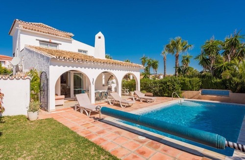 Mijas Villa | Magnificent villa close to the sea with heated pool. Sea view!