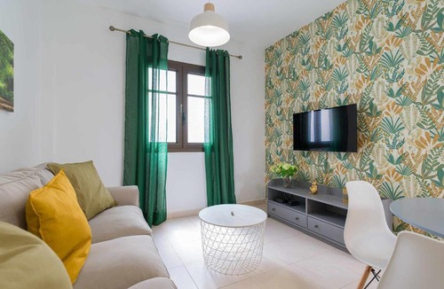Arrecife Apartment | Mahostly Apartamento Comillas PA