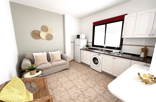 Arrecife Apartment | Mahostly Apartment Comillas PH