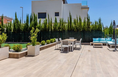 Dehesa de Campoamor Ski Chalet | Modern 5-bedrooms villa near the sea
