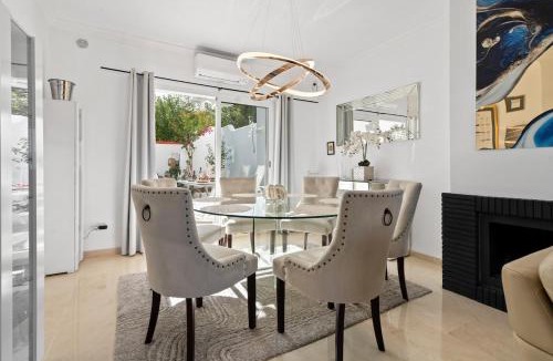Alcorrin House | Modern 5BR Villa with Rooftop Sea Views