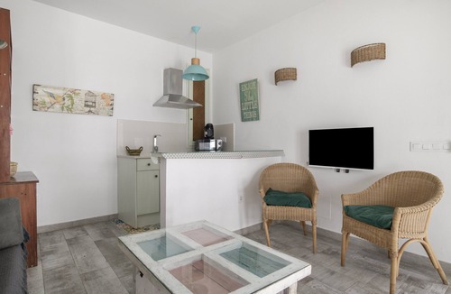 San Ambrosio Apartment | Modern Apartment "Girasol" in Great Location with Air Conditioning & Terrace