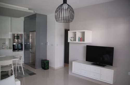 Pueblo Latino Apartment | Modern apartment 250 m from the sea with south facing terrace and swimming pool