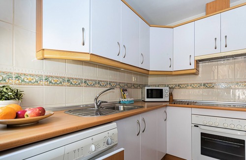 Nerja Apartment | Modern apartment - Wifi - swimming pool - parking - center - beach at 250 m