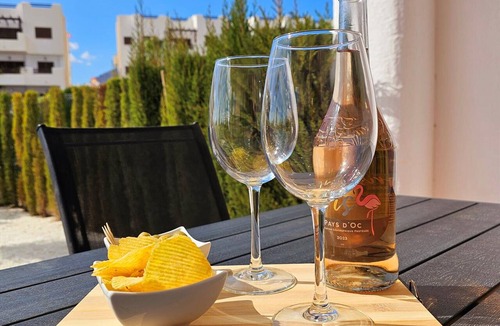 Mar de Pulpi Apartment | Modern apartment in San Juan de los Terreros with pool and air conditioning