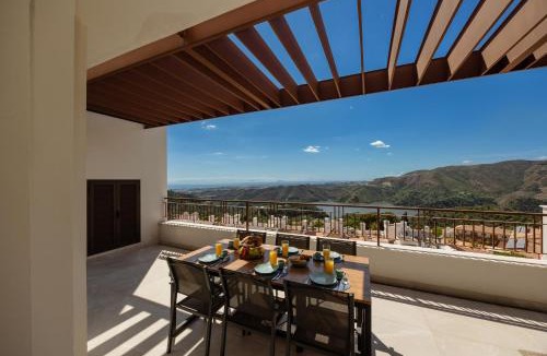 Istan Apartment | Modern penthouse with two terraces, jacuzzi and sea, lake and mountain views, in Almazara Hills