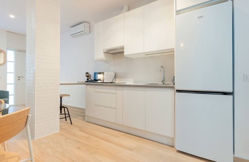 Las Huertas Apartment | Modern Refurbished Apartment near Santa Justa – Fast Wi-Fi & Comfort