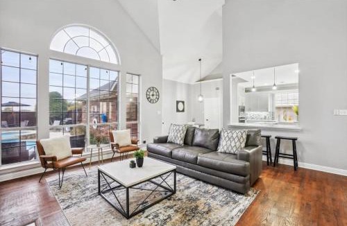 Rowlett House | Modern Spacious - Pool & Backyard Oasis & Cinema