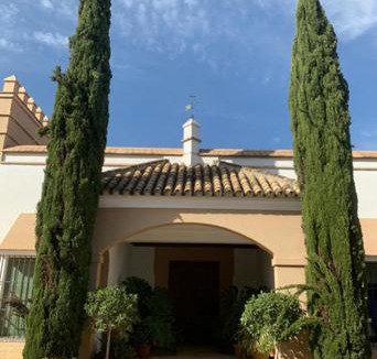 Sanlucar la Mayor House | MonKeys Apartments La Gloria Pool Sanlúcar la Mayor