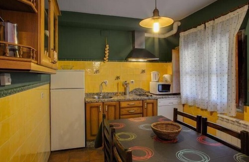 Casas del Monte House | Natural getaway in a cottage with garden and terrace