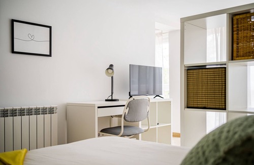 Villar del Olmo Apartment | Nature Studio near Spain's Prettiest Town, Newly Renovated, Bright, All Comforts