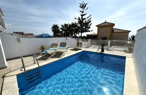 Chimenea Villa | Nerja Paradise Rentals - Villa Azalea