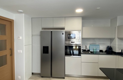 Salamanca Apartment | New, accessible apartment with pool !