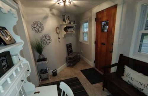 Barberton House | NEW: Romantic west side cottage