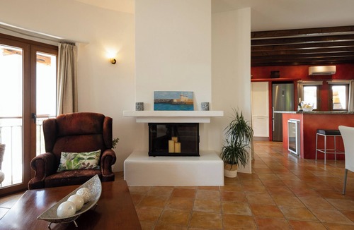 Sant Carles de Peralta Villa | New! Villa Llosas de Dalt