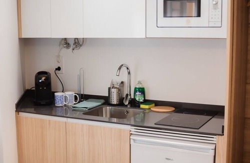 Carabanchel Apartment | Newly refurbished luxury suite with kitchen