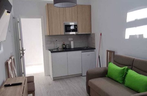 Carabanchel Apartment | Newly refurbished luxury suite with kitchen