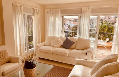 Mijas Villa | Newly renovated, Spacious, Bright Villa 5 minutes to the Beach