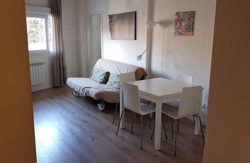 Las Acacias Apartment | Next to Puerta Toledo and Carlos III University. Minimun stay 6 months