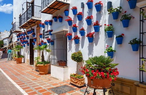 Guadalmina Apartment | Nice apartment for 4 guests with WIFI, pool, A/C, TV, terrace, pets allowed and parking