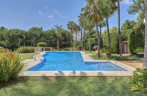 Benahavis Apartment | Nice apartment for 6 guests with pool, WIFI, A/C, TV, terrace and pets allowed