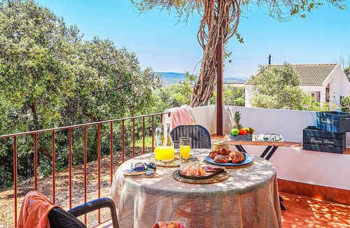 Estepa House | Nice home in Estepa with swimming pool