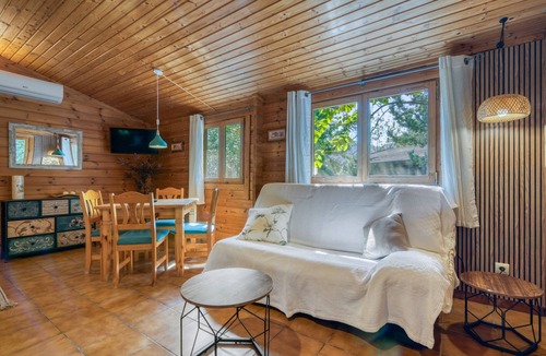 Benicolet Apartment | Null 'Entre Viejos Olivos 2' with Mountain View, Shared Pool and Air Conditioning
