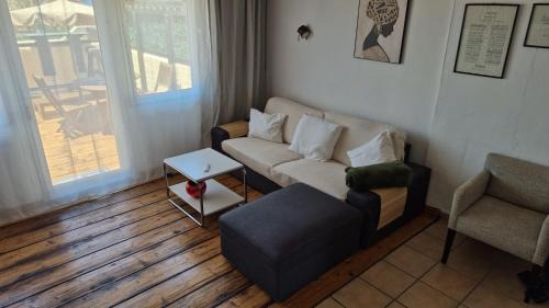 La Pared Apartment | Old King's beach house
