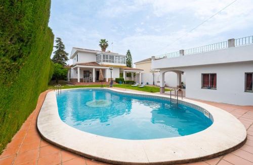 Valencina de la Concepcion Villa | Panther Home Casa Colonial II Villa con Piscina Privada