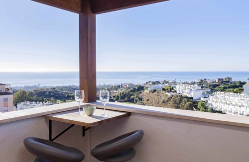 Benagalbon Apartment | Penthouse with sea views, pool and parking