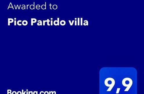Tinajo Villa | Pico Partido villa heated pool